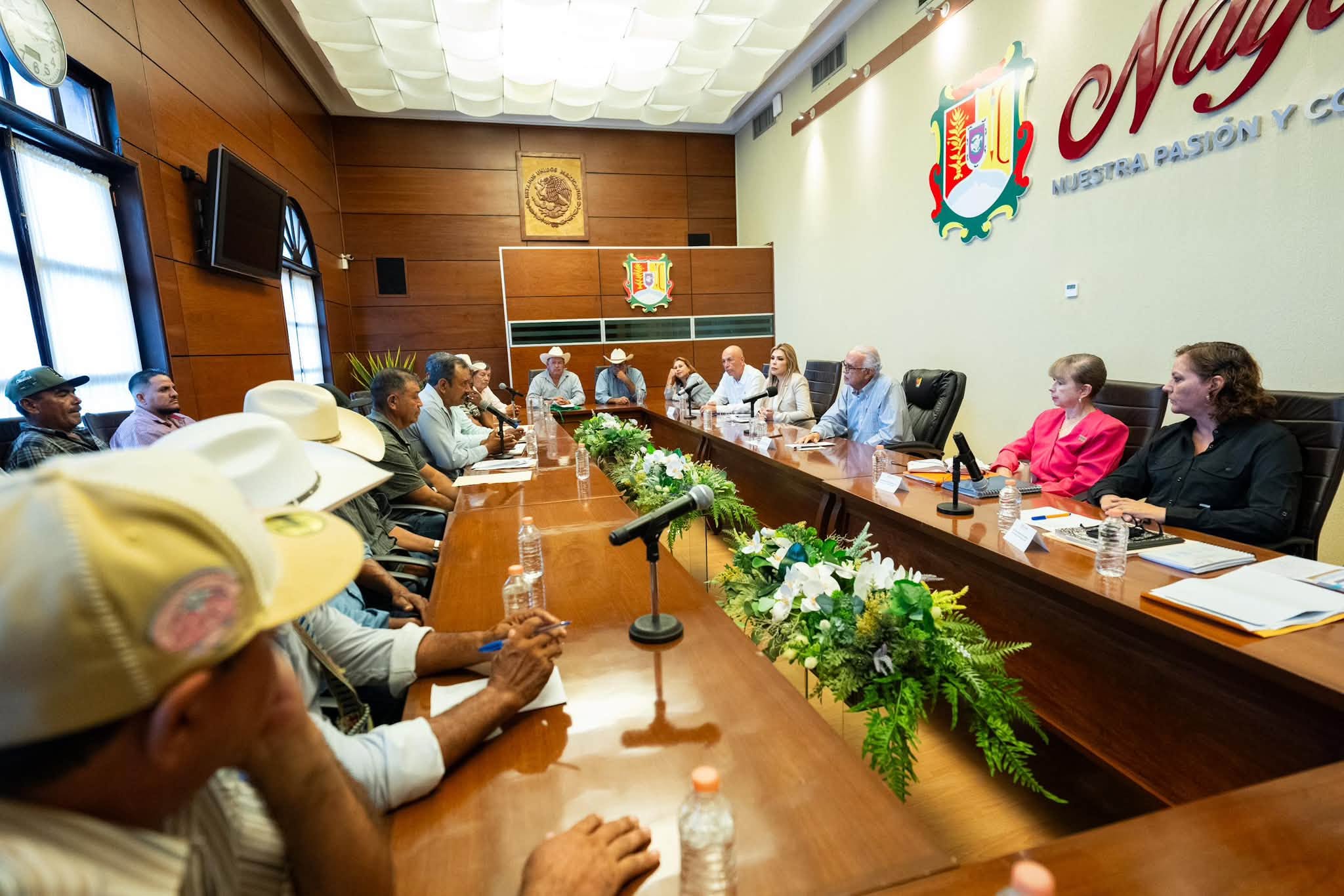 Miguel Ángel Navarro se reúne con productores de maíz